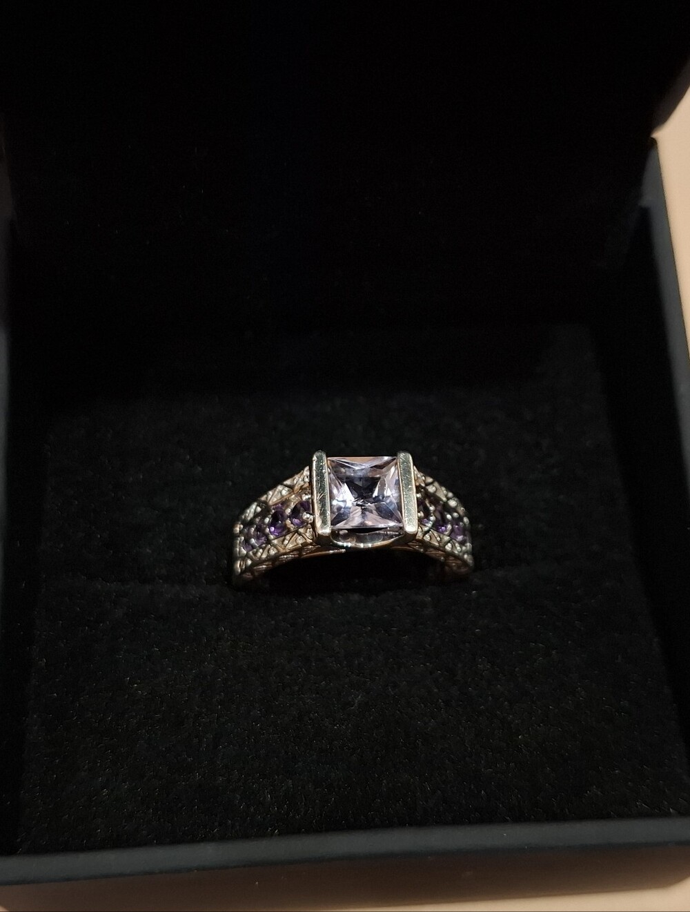 WHITE GOLD PURPLE